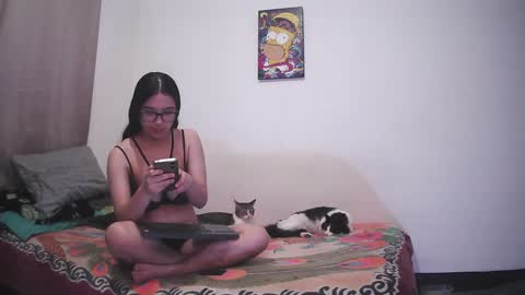 Snapshot of chloe_hotx chatting on February 26, 1:00 am Chloe and Danna online show from February 26, 1:00 am