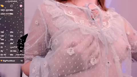 Snapshot of chloe_jeense chatting on February 6, 9:00 am Chloe online show from February 6, 9:00 am