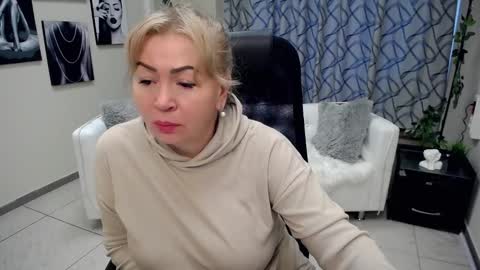 Chloe online show from October 31, 5:41 am