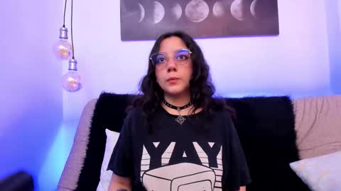 Snapshot of chloe_noire chatting on March 4, 12:11 pm Chloe online show from March 4, 12:11 pm