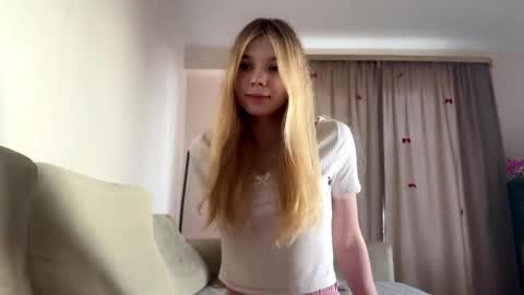 hloe online show from March 29, 1:11 pm