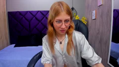 chloecampbell03 online show from October 3, 1:08 pm