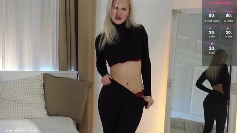 Snapshot of chloecoral chatting on February 17, 5:10 pm ChloeCoral online show from February 17, 5:10 pm