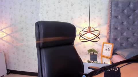  Chloe Harper  online show from November 1, 12:40 pm