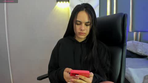  Chloe Harper  online show from April 21, 11:49 am