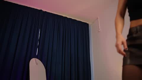 Snapshot of chloemin_ chatting on November 6, 7:09 am chloemin_ online show from November 6, 7:09 am