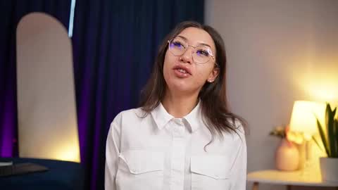 Snapshot of chloemin_ chatting on November 15, 7:05 am chloemin_ online show from November 15, 7:05 am