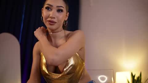 Snapshot of chloemin_ chatting on November 18, 5:12 am chloemin_ online show from November 18, 5:12 am