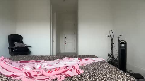 Snapshot of chloeros3e chatting on September 9, 3:11 pm chloeros3e online show from September 9, 3:11 pm