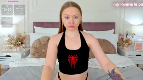 Snapshot of chloesug chatting on March 6, 1:37 am Chloe online show from March 6, 1:37 am