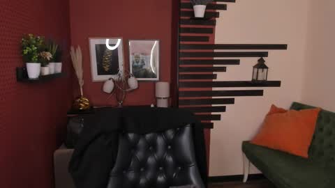 Snapshot of chloevalentinee chatting on October 15, 11:10 am Chloe online show from October 15, 11:10 am