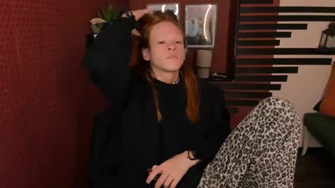 Snapshot of chloevalentinee chatting on November 12, 11:21 am Chloe online show from November 12, 11:21 am