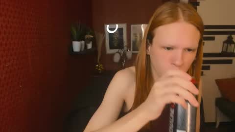 Snapshot of chloevalentinee chatting on November 17, 1:06 pm Chloe online show from November 17, 1:06 pm