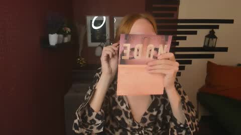 Snapshot of chloevalentinee chatting on November 21, 2:27 pm Chloe online show from November 21, 2:27 pm