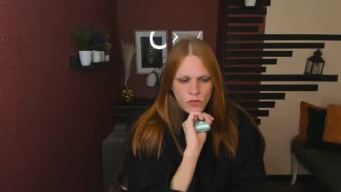 Snapshot of chloevalentinee chatting on December 3, 12:58 pm Chloe online show from December 3, 12:58 pm