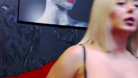 Snapshot of chloevee chatting on January 20, 10:07 am Chloe Vee online show from January 20, 10:07 am