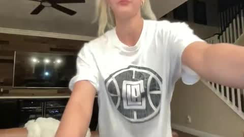 Chloe Babe online show from February 22, 6:13 am