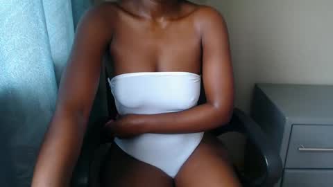 Snapshot of choccoa chatting on November 18, 8:52 am Daisy online show from November 18, 8:52 am