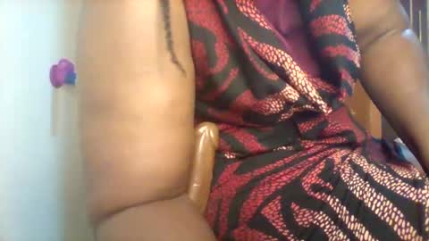 Snapshot of chocobabe002 chatting on January 30, 5:52 am chocobabe002 online show from January 30, 5:52 am