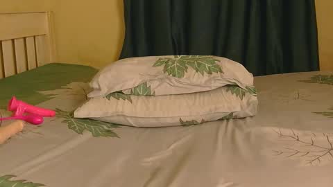 Snapshot of chocolate_candiee chatting on February 10, 11:53 pm chocolate_candiee online show from February 10, 11:53 pm