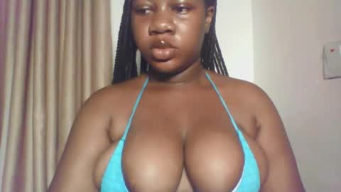 chocolateassgirl61 online show from October 31, 6:47 am