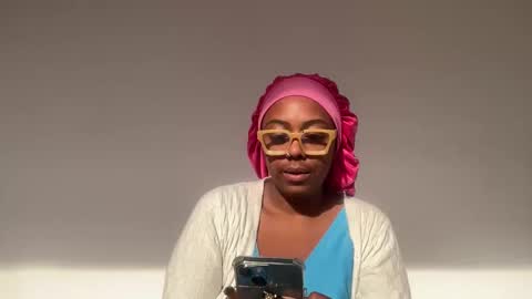 Snapshot of chocolatecakequeen chatting on November 19, 12:27 pm ChocolateCakeQueen online show from November 19, 12:27 pm