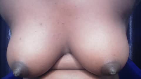 Snapshot of chocoslut22 chatting on November 18, 3:45 am chocoslut22 online show from November 18, 3:45 am