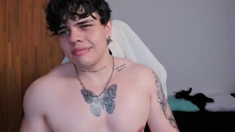 Chris Cooper Independent model online show from February 9, 5:50 am