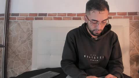 chris_kizz online show from December 7, 11:29 am