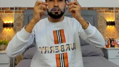 chris_kizz online show from December 19, 3:29 am