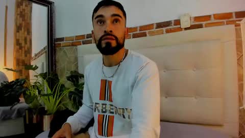 chris_kizz online show from January 12, 10:43 pm