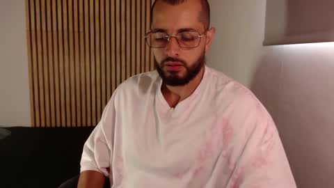 cris         Twitter magnum101010 insta magnumc20 online show from October 24, 3:08 pm