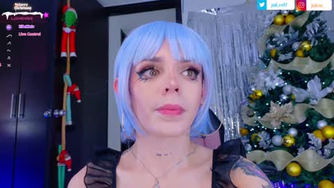 Snapshot of chris_parker01 chatting on December 17, 12:43 pm juli Instagram july rv17 - Twitter juli rv17 online show from December 17, 12:43 pm