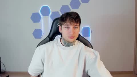 Chris Tyson online show from December 3, 10:06 am