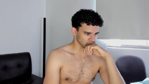 Im Chirs IM MODEL INDEPENDT online show from October 17, 4:31 pm