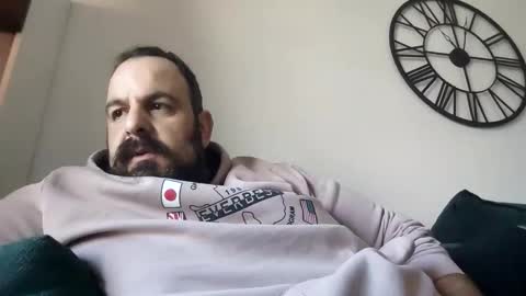 chris  ole online show from December 1, 9:03 am