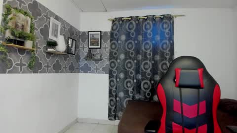 chriss_johnson online show from October 25, 7:30 pm