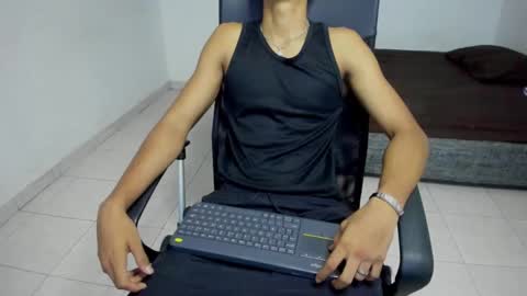 chriss_johnson online show from November 30, 12:09 pm