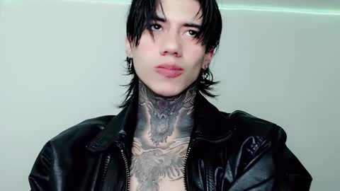 CHRIS  INDEPENT MODEL online show from March 2, 2:43 pm