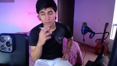 Christian Wang online show from October 28, 9:39 pm