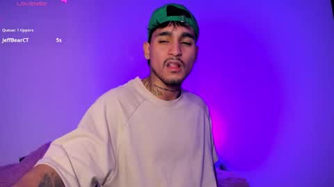 Christian Wang online show from December 5, 8:38 pm