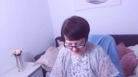 Snapshot of christarose chatting on January 19, 2:28 pm Christa online show from January 19, 2:28 pm