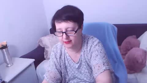 Snapshot of christarose chatting on October 6, 3:37 am Christa online show from October 6, 3:37 am