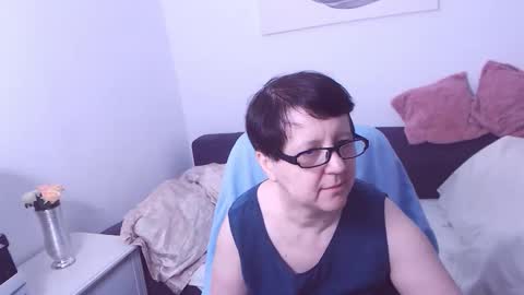 Snapshot of christarose chatting on October 26, 2:23 pm Christa online show from October 26, 2:23 pm