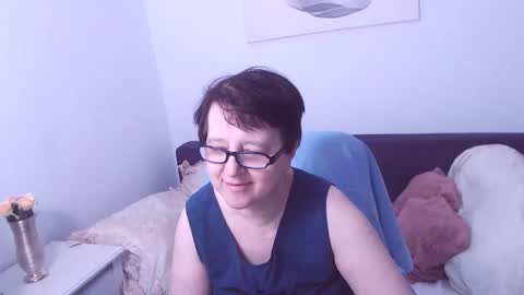 Snapshot of christarose chatting on November 2, 12:57 am Christa online show from November 2, 12:57 am