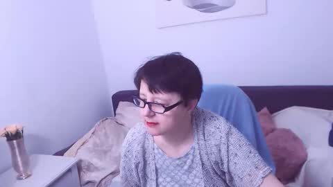 Snapshot of christarose chatting on November 12, 8:30 pm Christa online show from November 12, 8:30 pm