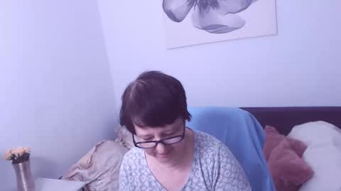 Snapshot of christarose chatting on November 15, 5:53 pm Christa online show from November 15, 5:53 pm