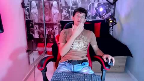 Snapshot of christian_foxx chatting on April 21, 2:23 pm Christian online show from April 21, 2:23 pm
