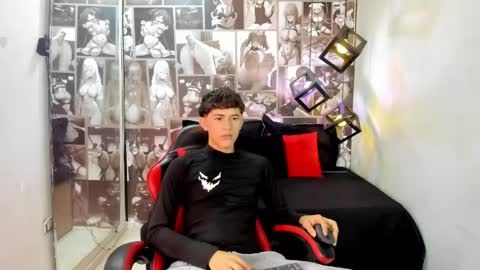 Snapshot of christian_foxx chatting on May 14, 12:28 am Christian online show from May 14, 12:28 am