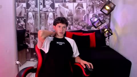 Snapshot of christian_foxx chatting on May 26, 2:13 pm Christian online show from May 26, 2:13 pm